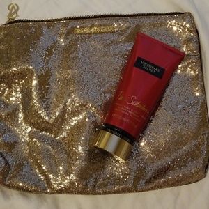Cosmetic bag, hand lotion